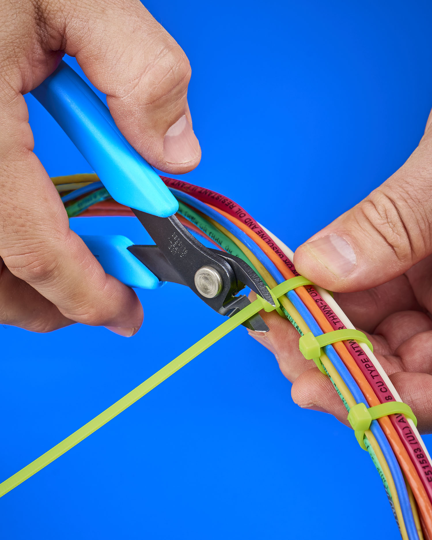 CABLE TIE CUTTER LEAVES CLEAN CUT AGAINST HEAD Venmark International